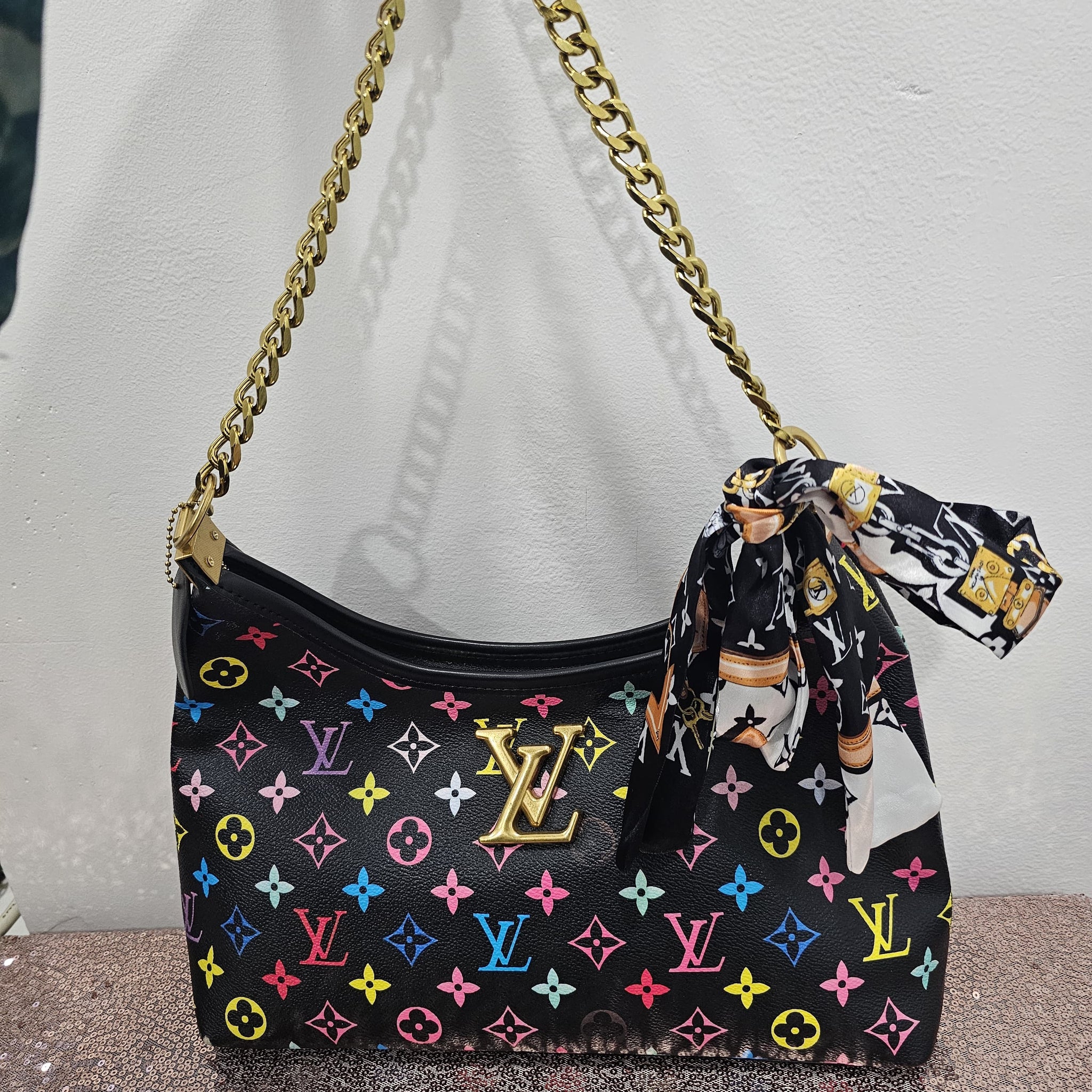 Elegant Louis Style White & Pink Floral Handbag with Gold Chain