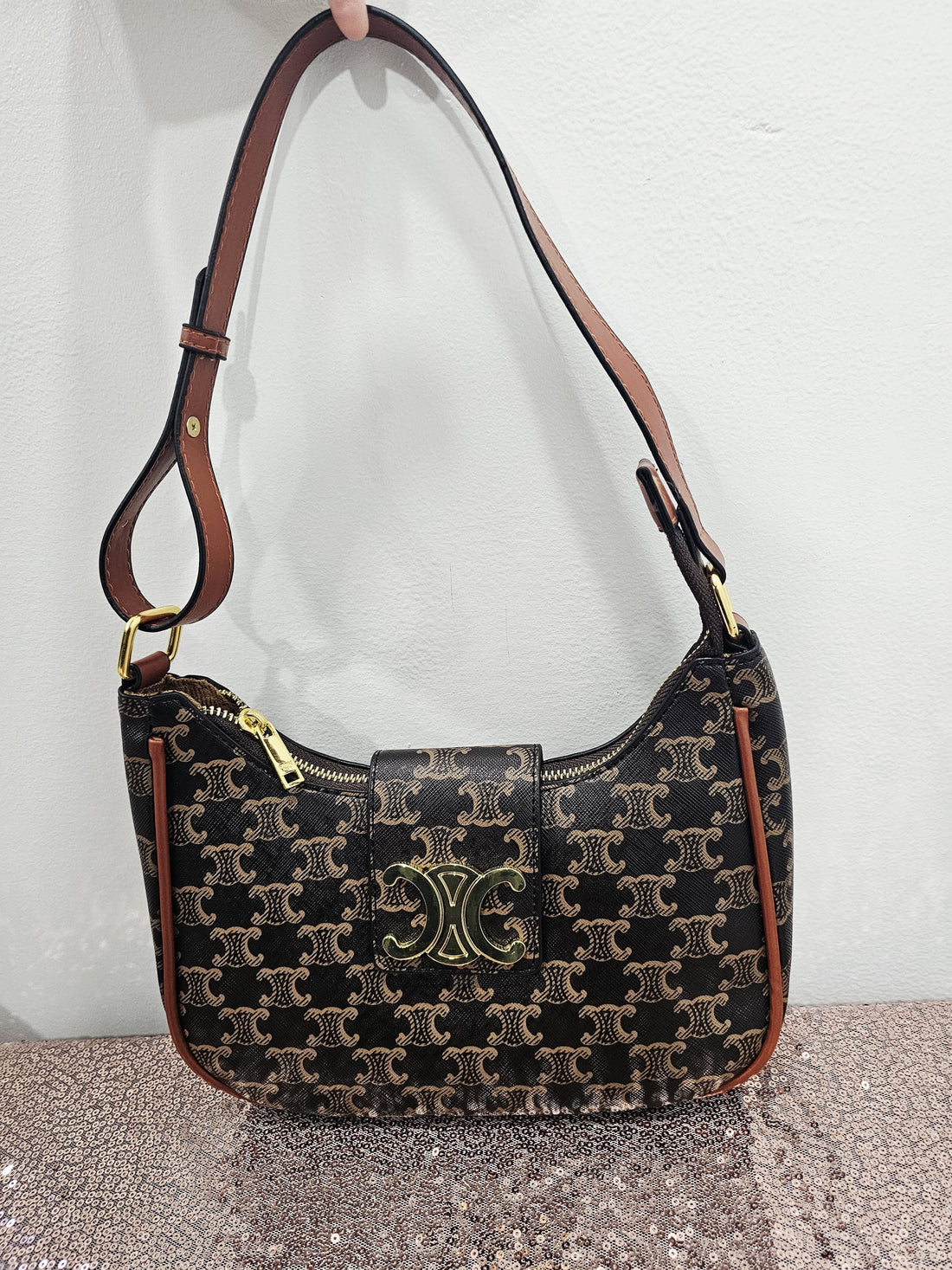 Chic Hodo Bag with Triomphe Monogram and Iconic Clasp